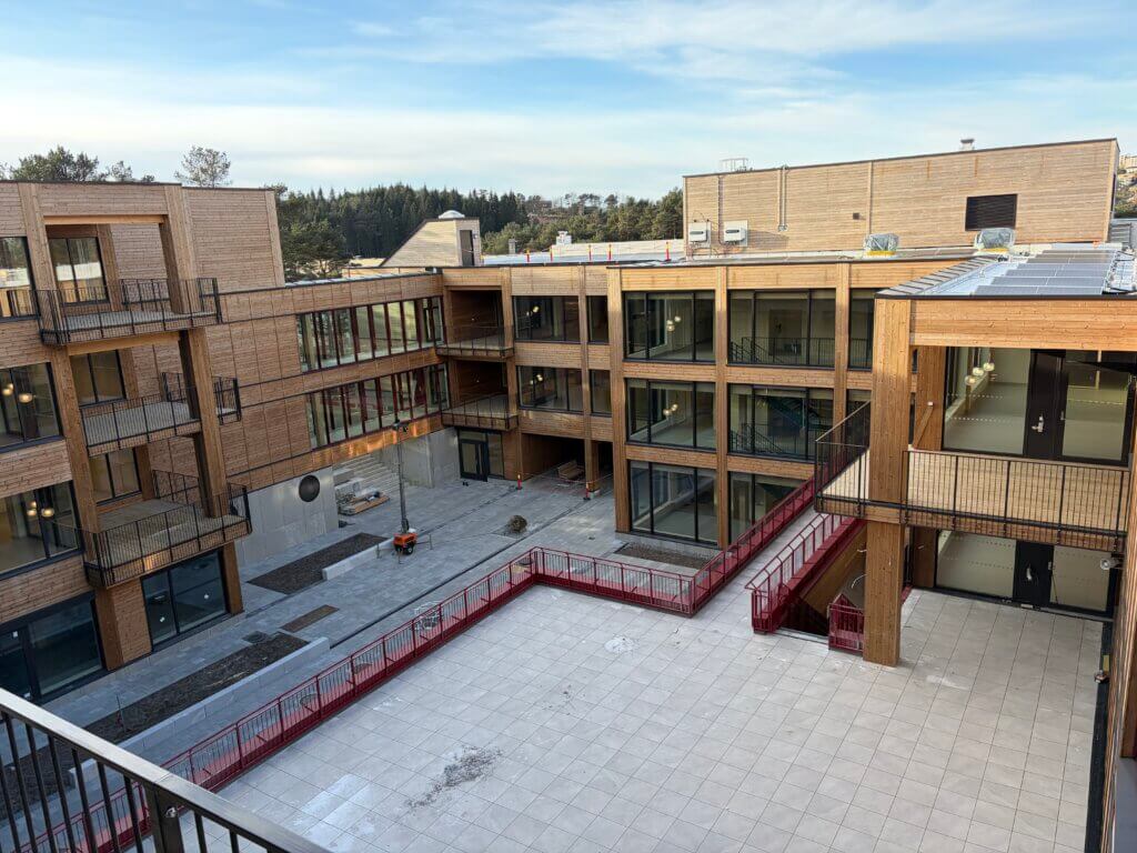 MIDTBYGDA BEHANDLINGSSENTER